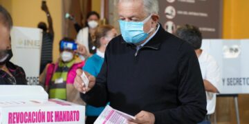 “Viva Zapata”: vota AMLO en la Revocación de Mandato