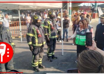 La Jefa de Gobierno de la Ciudad de México se reune con afectados del incendio de la CEDA